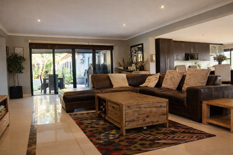 4 Bedroom Property for Sale in Flamingo Vlei Western Cape